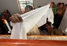 Despiden a joven tzotzil que murió bajo la custodia del ICE en San Juan Chamula, Chiapas; su padre declara que su hijo no consumía alcohol ni drogas