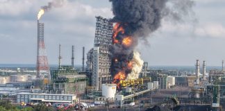 Pemex controla incendio en Dos Bocas; no hay heridos, intoxicados ni riesgo para la población