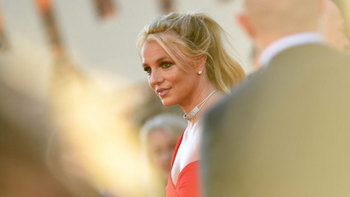 britney-093310 (2)