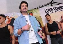 Taxista queda en shock al descubrir que su pasajero era Luis Fonsi: “¡No manches!”