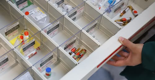 Y MEDICAMENTOS