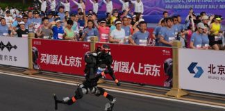 El robot humanoide que ganó la media maratón en su categoría supera el récord humano
