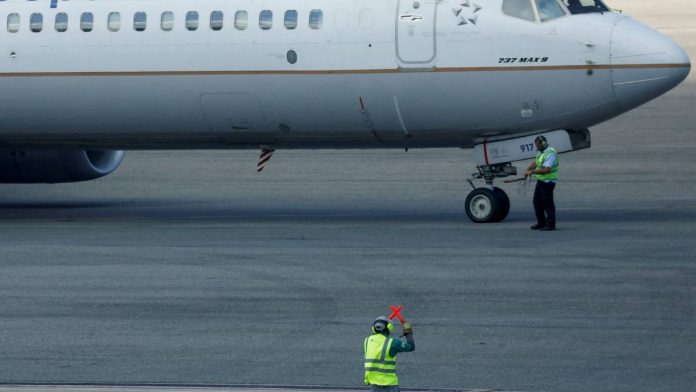 reuters-avion2-131047