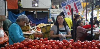 Economía de México cae un 0.3% interanual en febrero, hila dos meses a la baja