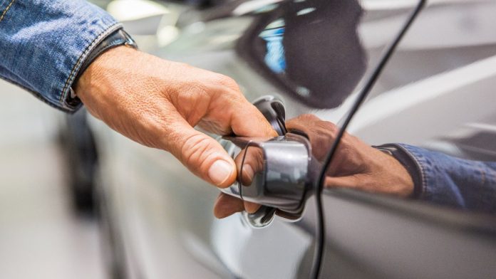 profeco-advierte-por-estos-coches-en-mexico-tienen-problemas-en-las-puertas-124259