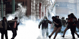 Bolivia vive violentas protestas por crisis económica; manifestantes exigen renuncia del presidente Rodrigo Paz