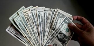 Un golpe a las remesas de indocumentados afectará a la economía mexicana