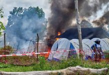 Familiares incendian centro de tratamiento de ébola en Congo para recuperar cuerpo contagiado