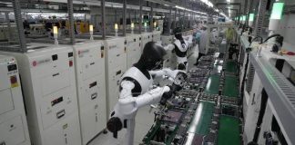 China ya usa robots humanoides como obreros en sus fábricas