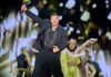 Ricky Martin interrumpe concierto tras incidente con gas lacrimógeno en el escenario