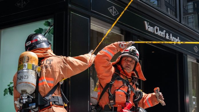 ataque-con-aerosol-deja-20-heridos-en-complejo-comercial-en-el-centro-de-tokio-002636