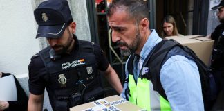 Lo que encontraron en la caja fuerte del expresidente español Zapatero: joyas, relojes y objetos de valor