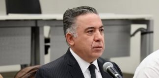Enrique Inzunza pide licencia en el Senado