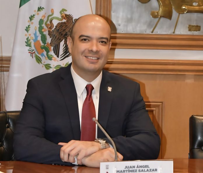 Y FUNCIONARIO