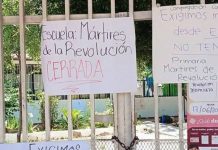 Cierran escuela por falta de un maestro