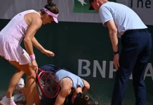 Zeynep Sönmez se retira de dobles en Roland Garros tras accidente con valla