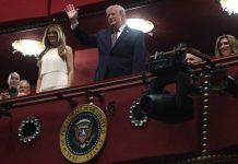 Juez ordena retirar el nombre de Donald Trump del Kennedy Center en Washington