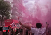 Desfile agridulce del Arsenal para celebrar su título en la Premier League
