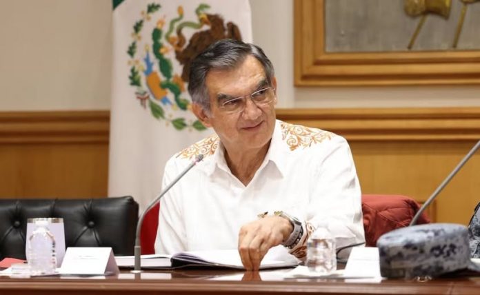 “Su visa está cancelada”, afirma periodista de LA Times tras rechazo de gobernadores; Américo tiene “permiso para entrar a EEUU”, dice