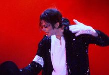 Guante de Michael Jackson con cristales Swarovski alcanza cifra récord en subasta en París