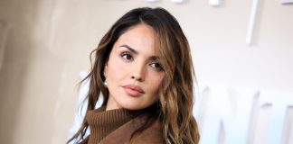 Eiza González impacta con radical cambio de look para su nueva película: sin cejas y con piercing