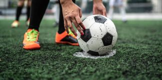 Batalla campal en partido de futbol en Puebla deja dos lesionados; conductor arrastra a un hombre