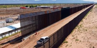 Trump prevé que muro fronterizo con México quede a finales de 2027; “protestas no perturban calendario de obras”