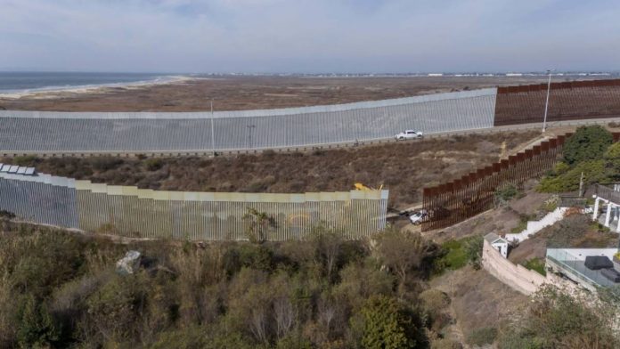 cuartoscuro-muro-fronterizo-154248 (1)