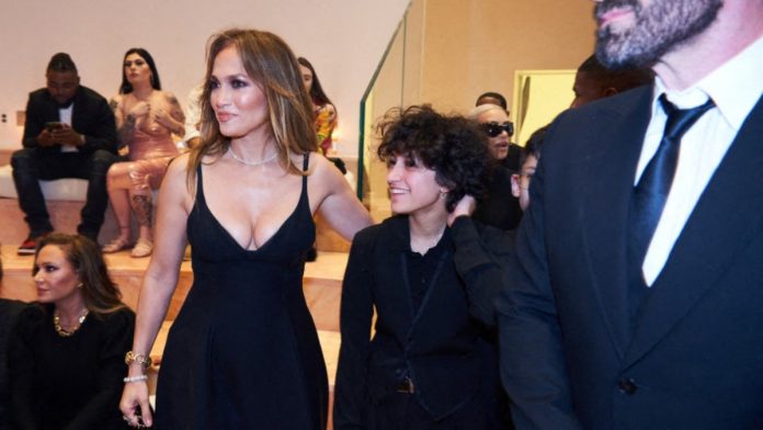 hija-de-jennifer-lopez-emme-oskar-afp-20221009-1431906681-v1-midres-jrridingercelebrationoflife-092625