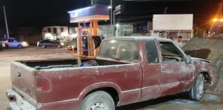 Momentos de tensión viven trabajadores de gasolinera tras incendiarse auto | VIDEO