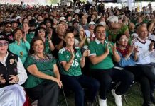 Claudia Sheinbaum evita el Zócalo, pero disfruta partido inaugural en alcaldía