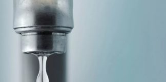 Socavón de 10 metros deja sin agua a colonias de Zapopan durante 4 días