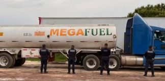 Aseguran tractocamión con más de 26 mil litros de combustible presuntamente ilegal en Hidalgo