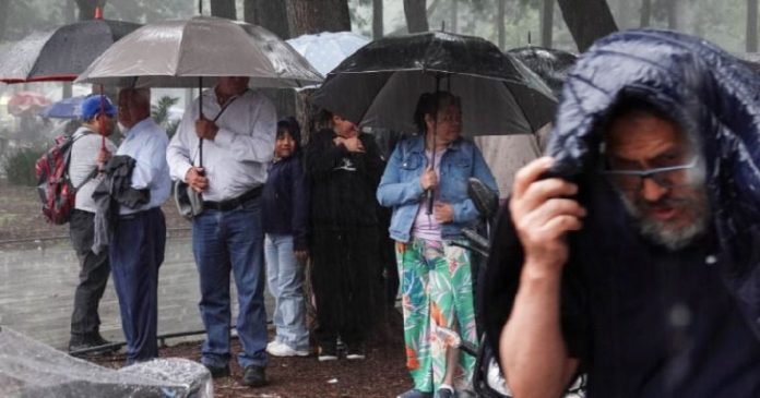 Alertan por lluvias fuertes en Tamaulipas; potencial ciclón y onda tropical mantienen inestabilidad