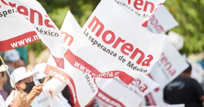 y políticos