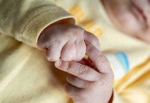 Papás primerizos: ¿Cuántos días de permiso laboral les toca por nacimiento de un hijo?