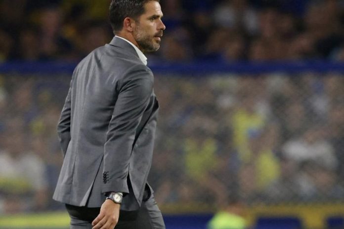 Fernando Gago es hospitalizado de urgencia en Chile; el exentrenador de Chivas fue operado por un problema cardiovascular
