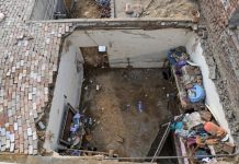 Tragedia escolar: mueren 14 niños luego de que el techo de su salón de clases colapsara sobre ellos