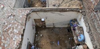 Tragedia escolar: mueren 14 niños luego de que el techo de su salón de clases colapsara sobre ellos