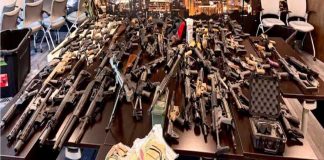 Interceptan en EE. UU. arsenal con 138 armas; buscaban venderlas en México
