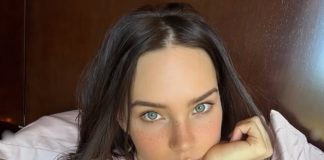 Belinda responde con sensuales fotos en pijama a las burlas por su error sobre frase de la Selección Mexicana