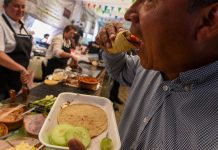 Regresa el “estafador de tacos” a Puebla; ofrece comida y se queda con el cambio