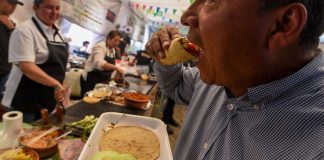 Regresa el “estafador de tacos” a Puebla; ofrece comida y se queda con el cambio