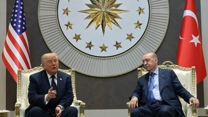 donald-trump-levantara-sanciones-a-turquia-pa-a-vender-aviones-de-combate-f-25-091310