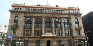 Banxico anticipa que mantendrá la tasa de interés en 6.5% ante retos macroeconómicos