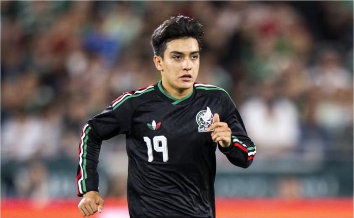 Y GILBERTO MORA
