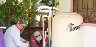 Comapa y gobierno municipal atienden a familias de zonas altas con entrega e instalación de 200 tinacos