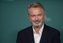 Muere el actor Sam Neill, interpretó al paleontólogo en “Jurassic Park”; “fue repentino”, dijo su familia