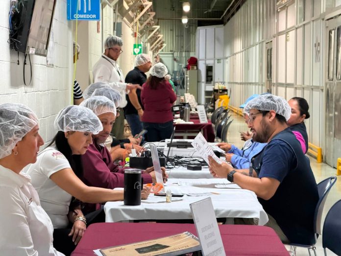 Gobierno municipal acerca servicios y programas a trabajadores con ‘Brigada en tu Empresa’