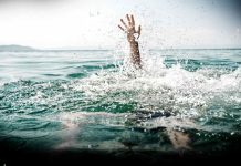 Rescatan a hombre y adolescente que casi se ahogan en playa de Manzanillo: VIDEO